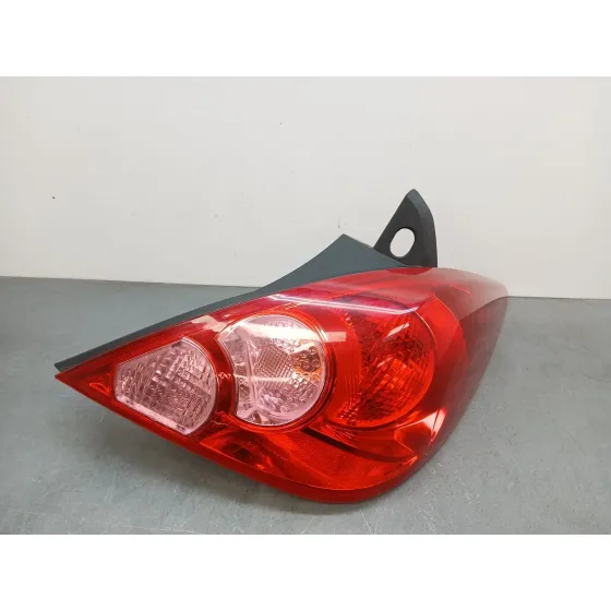 Piloto Trasero Derecho para Nissan Tiida (C11X/Sc11X)