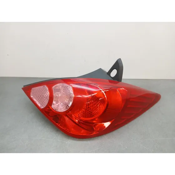 Piloto Trasero Derecho para Nissan Tiida (C11X/Sc11X)