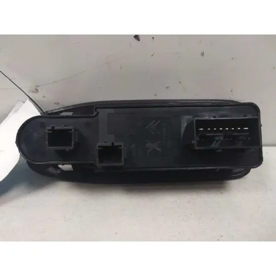 Mando Elevalunas Delantero Izquierdo para Peugeot 2008 (--.2013->)