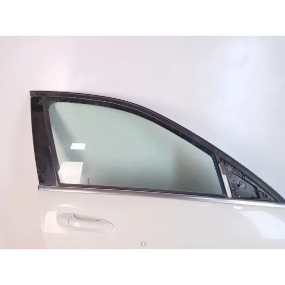 Puerta Delantera Derecha para Mercedes-Benz Clase C (W204) Berlina