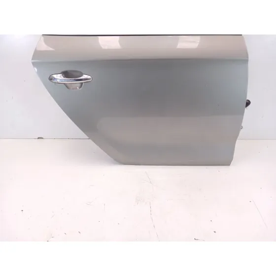 Puerta Trasera Derecha para Kia Carens ( )