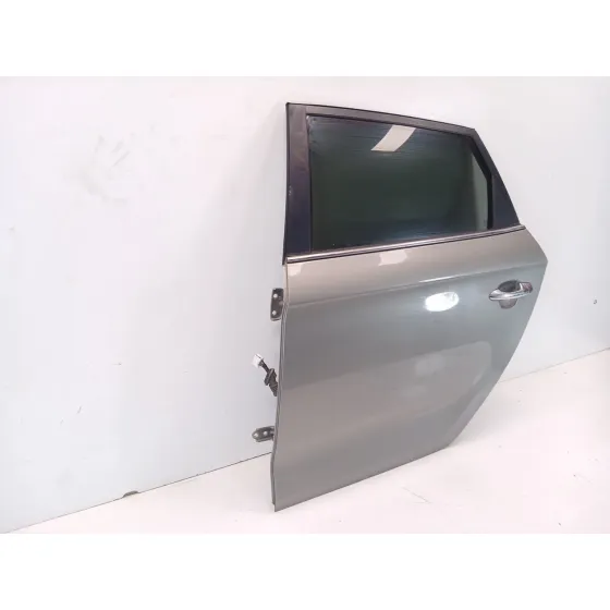 Puerta Trasera Izquierda para Kia Carens ( )