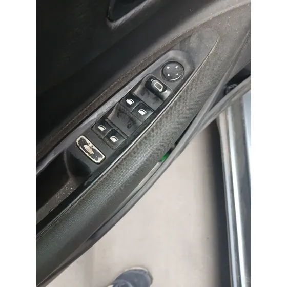 Mando Elevalunas Delantero Izquierdo para Citroën C4 Berlina