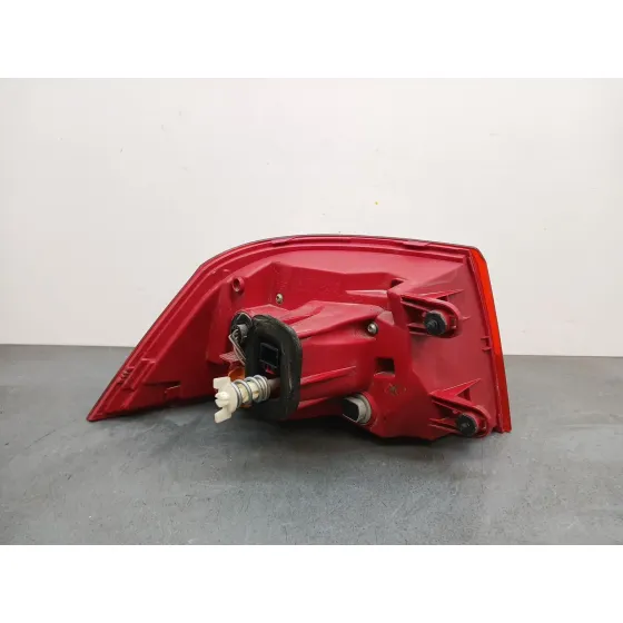 Piloto Trasero Derecho para Volkswagen Passat Lim. (362)