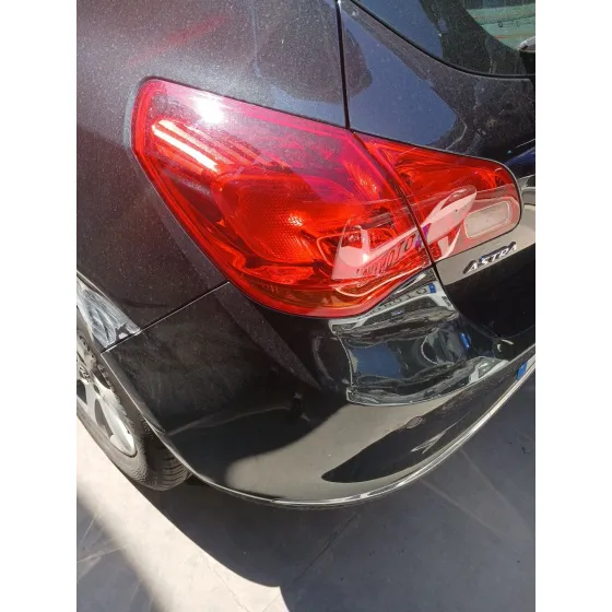 Piloto Trasero Izquierdo para Opel Astra J (P10)