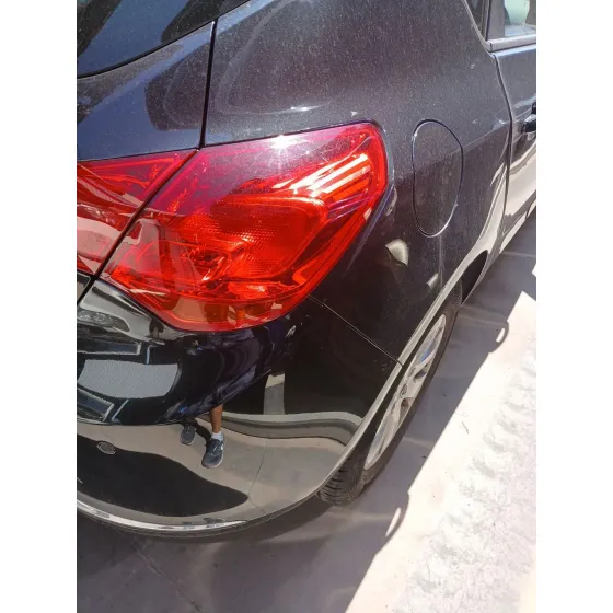 Piloto Trasero Derecho para Opel Astra J (P10)