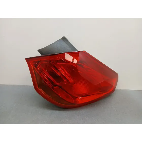 Piloto Trasero Derecho para Opel Astra J (P10)