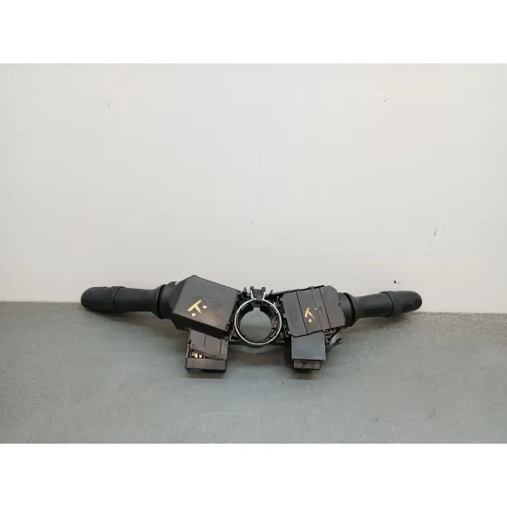 Mando Multifuncion para Toyota Prius (Nhw30)