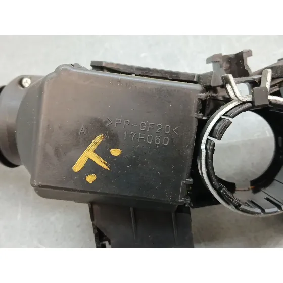Mando Multifuncion para Toyota Prius (Nhw30)