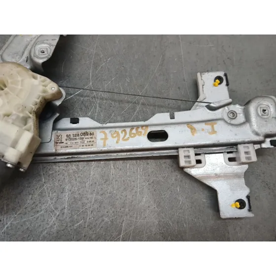 Elevalunas Delantero Izquierdo para Peugeot 5008 (0U_, 0E_)