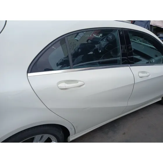 Puerta Trasera Derecha para Mercedes-Benz Clase A (W176)