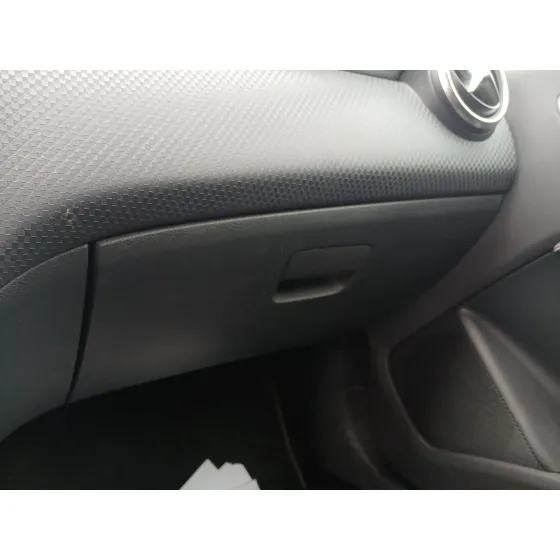 Guantera para Mercedes-Benz Clase A (W176)