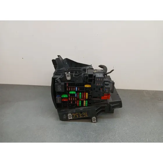 Caja Reles / Fusibles para Audi A1 Sportback (Gba)