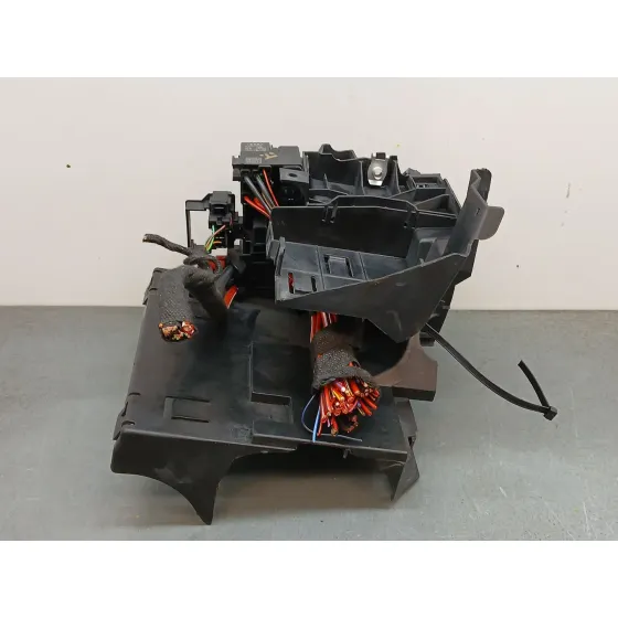 Caja Reles / Fusibles para Audi A1 Sportback (Gba)