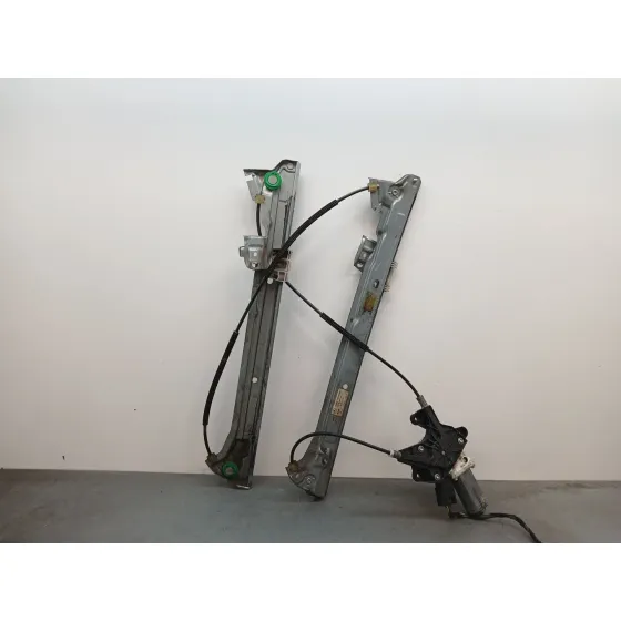 Elevalunas Delantero Izquierdo para Mercedes-Benz Vito Autobus (W639)