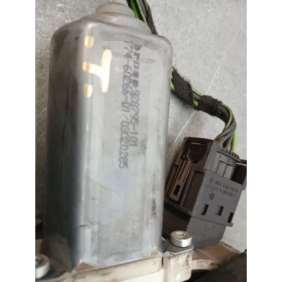 Elevalunas Delantero Izquierdo para Mercedes-Benz Vito Autobus (W639)