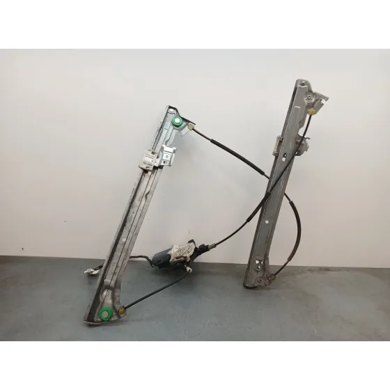 Elevalunas Delantero Izquierdo para Mercedes-Benz Vito Autobus (W639)