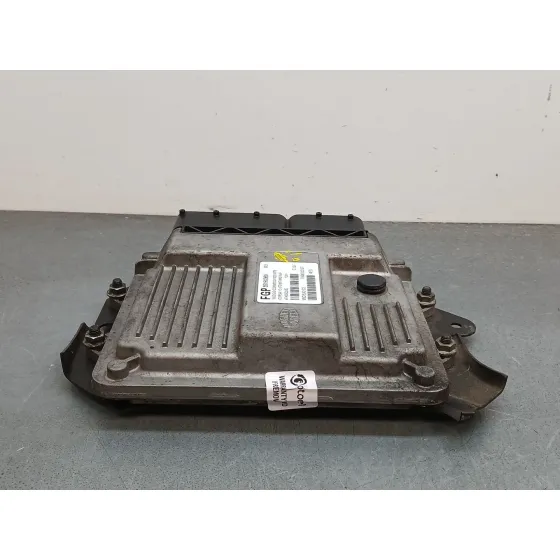 Centralita Motor Uce para Opel Corsa C (X01)