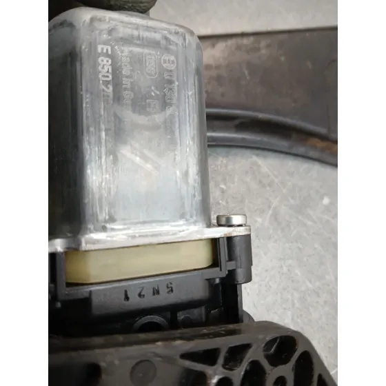 Elevalunas Delantero Derecho para Skoda Superb (3V3)