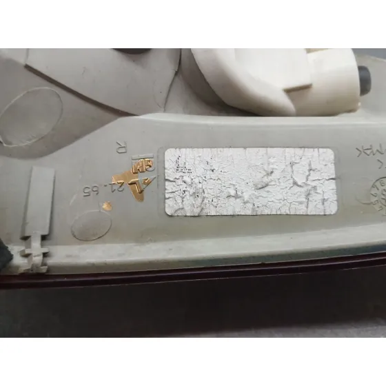 Piloto Trasero Derecho para Opel Astra J (P10)
