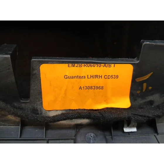 Guantera para Ford S-Max