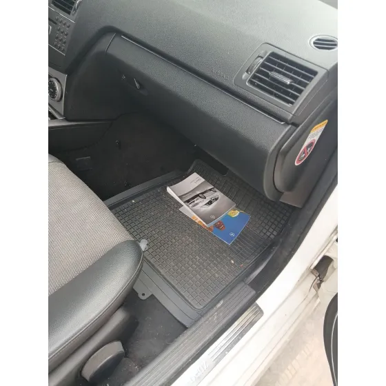 Guantera para Mercedes-Benz Clase C (W204)