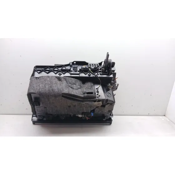 Guantera para Mercedes-Benz Clase C (W204)