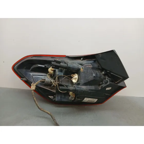 Piloto Trasero Derecho para Opel Astra J Sports Tourer (P10)