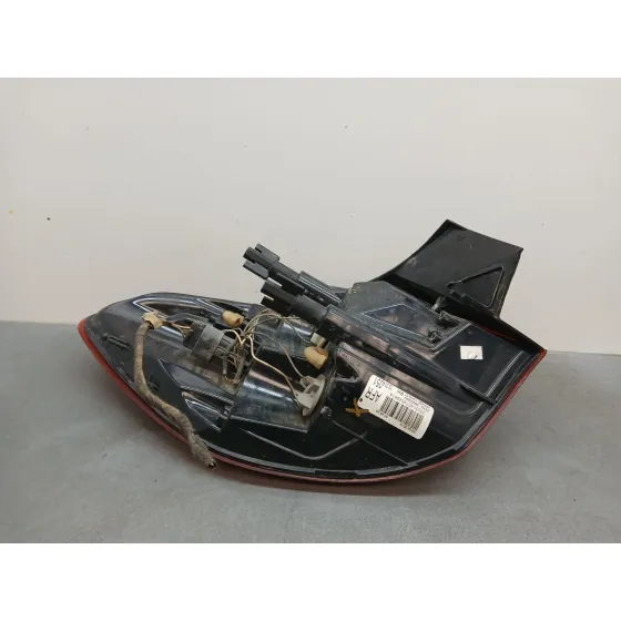 Piloto Trasero Derecho para Opel Astra J Sports Tourer (P10)