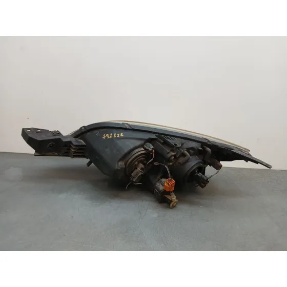 Faro Derecho para Mazda 3 (Bk)