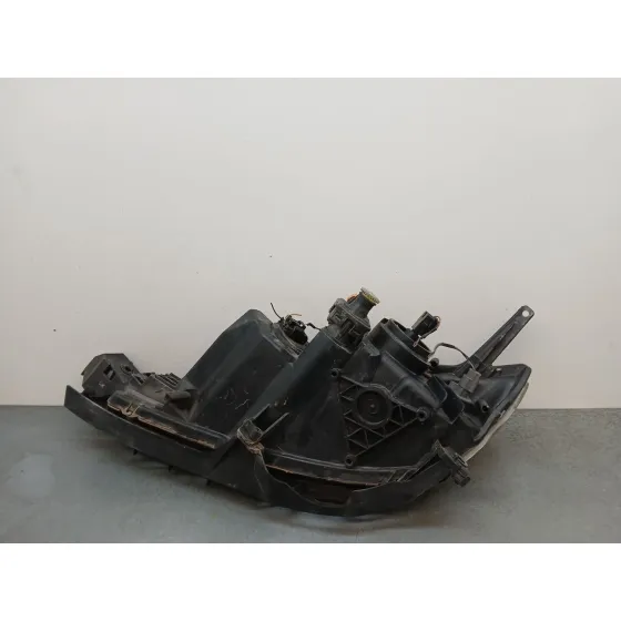 Faro Derecho para Mazda 3 (Bk)