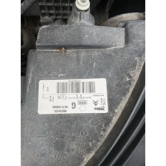 Faro Izquierdo para Citroën C-Elysee (Dd_)
