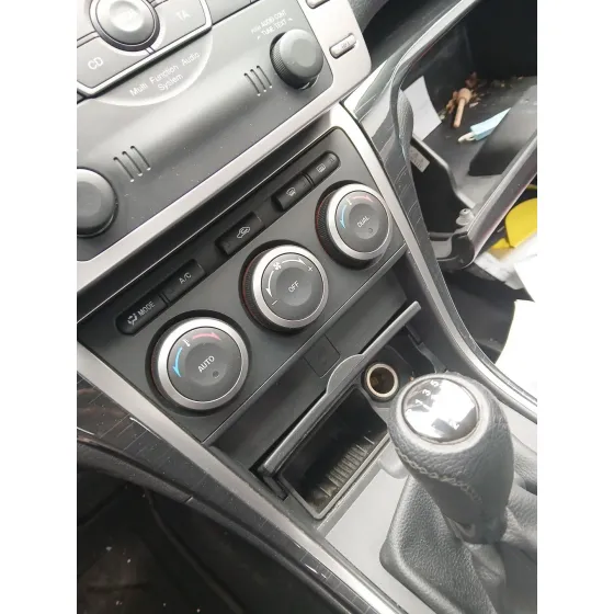 Mando Climatizador para Mazda 6 Sedan (Gh)