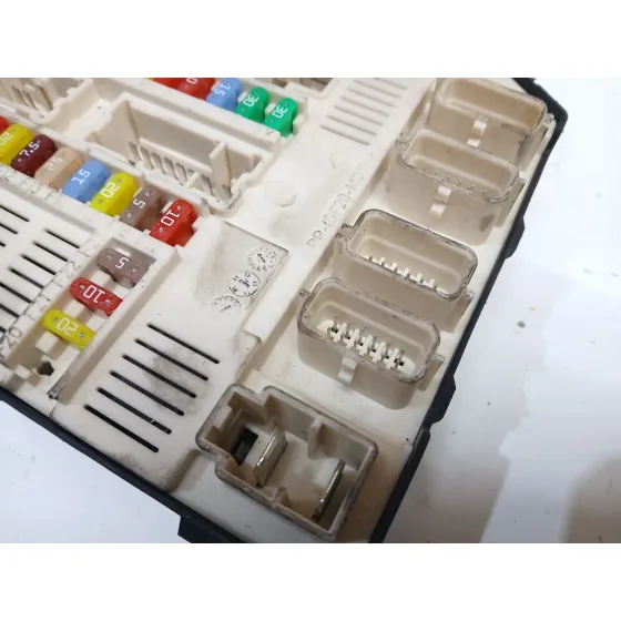 Caja Reles / Fusibles para Renault Megane Iii Sport Tourer
