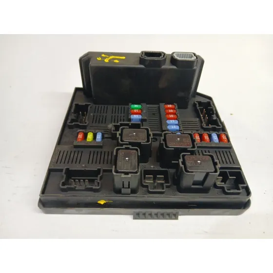Caja Reles / Fusibles para Renault Koleos I (Hy_)