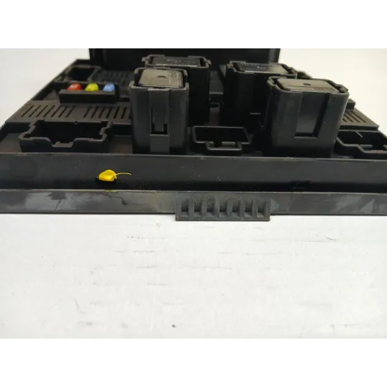 Caja Reles / Fusibles para Renault Koleos I (Hy_)