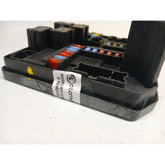 Caja Reles / Fusibles para Renault Koleos I (Hy_)