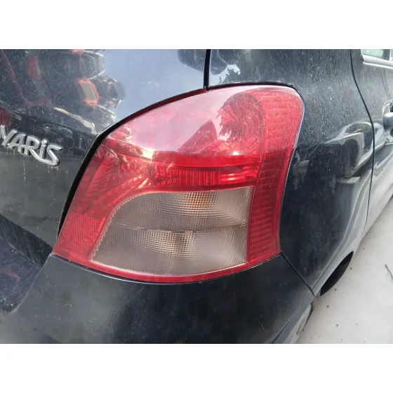 Piloto Trasero Derecho para Toyota Yaris (_P9_)
