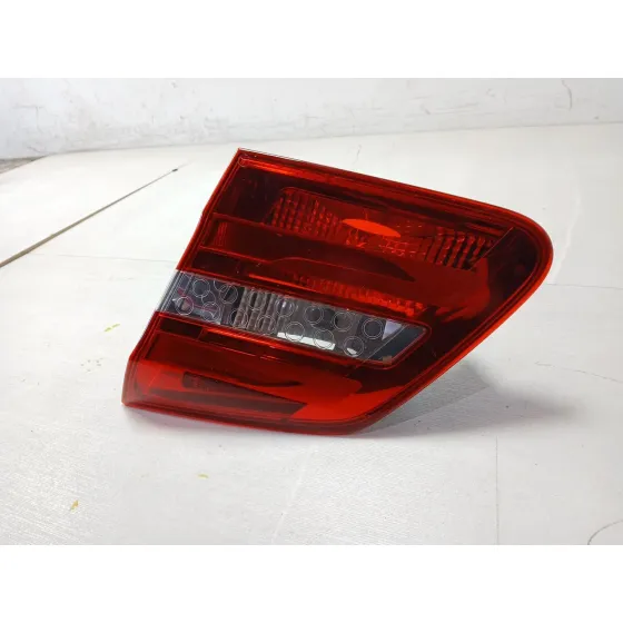 Piloto Trasero Derecho Interior para Mercedes-Benz Clase B Sports Tourer (W246, W242)
