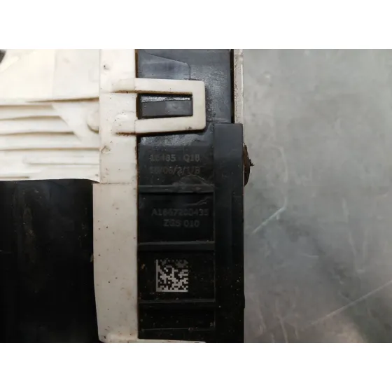 Cerradura Puerta Delantera Derecha para Mercedes-Benz Clase A (W176)
