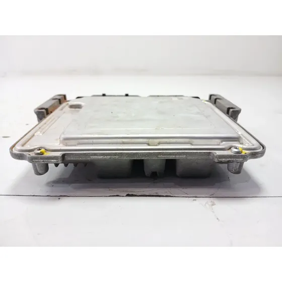 Centralita Motor Uce para Opel Corsa F (P2Jo)