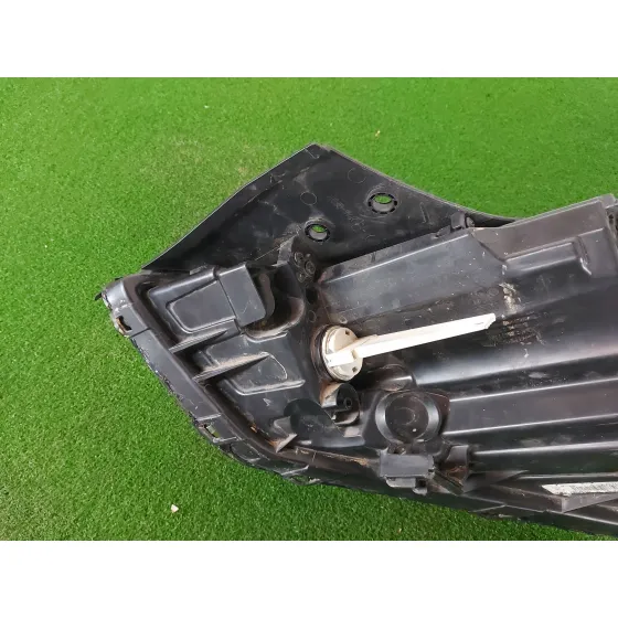 Faro Derecho para Hyundai Tucson (Tl, Tle)