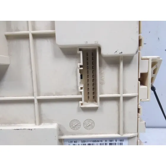 Caja Reles / Fusibles para Hyundai I40 Cw