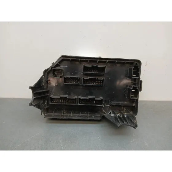 Caja Reles / Fusibles para Mg Zs Luxury