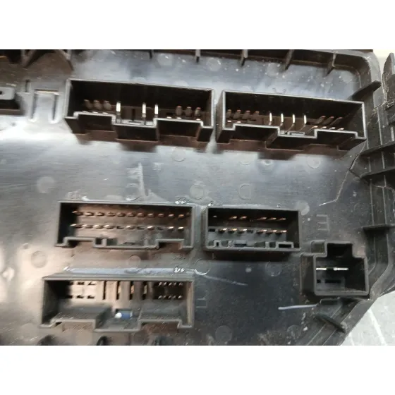 Caja Reles / Fusibles para Mg Zs Luxury
