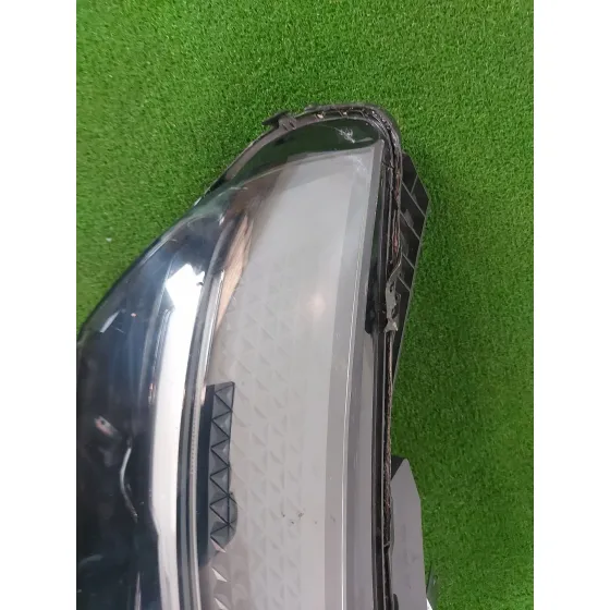 Faro Derecho para Renault Clio V (B7_)