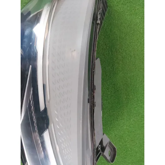 Faro Derecho para Renault Clio V (B7_)