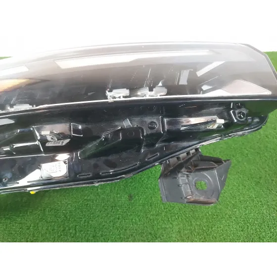 Faro Derecho para Renault Clio V (B7_)