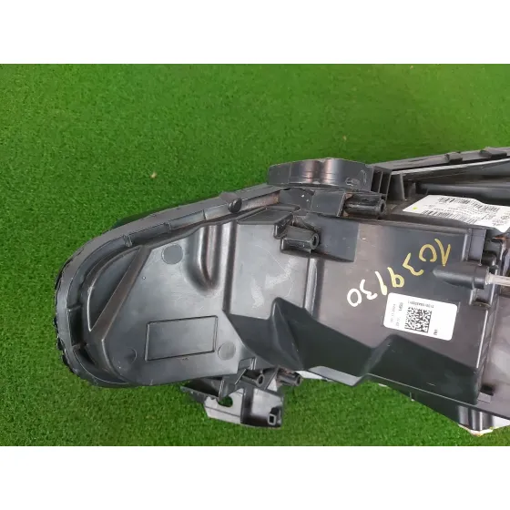 Faro Derecho para Renault Clio V (B7_)