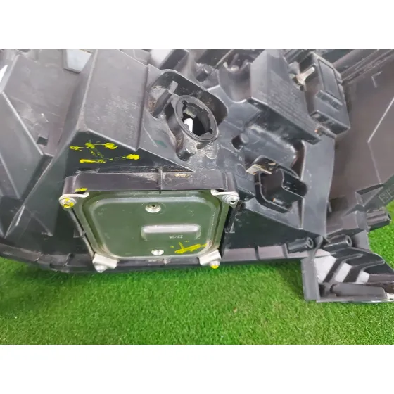 Faro Derecho para Renault Clio V (B7_)